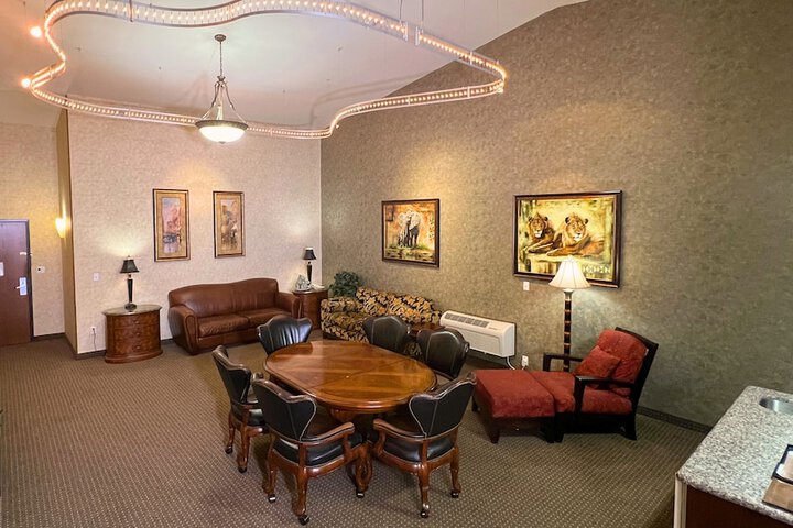 Room 28 of 38
