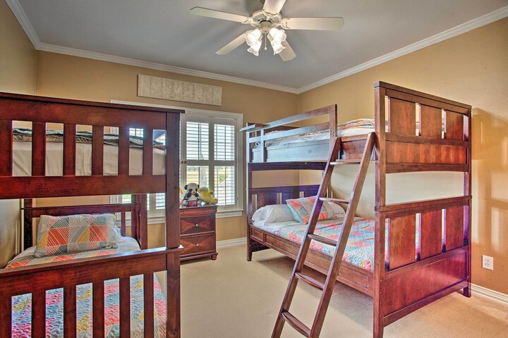 Families Welcome! Lavish Celina Home w / Game Room