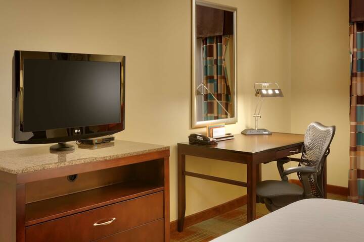 Room 28 of 48