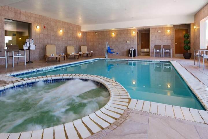 Pool 8 of 35