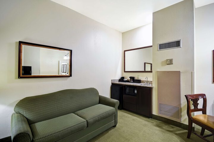 Room 20 of 46