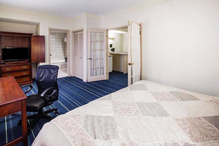 Days Inn by Wyndham Midland