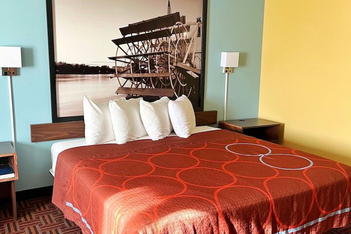 Room 9 of 26