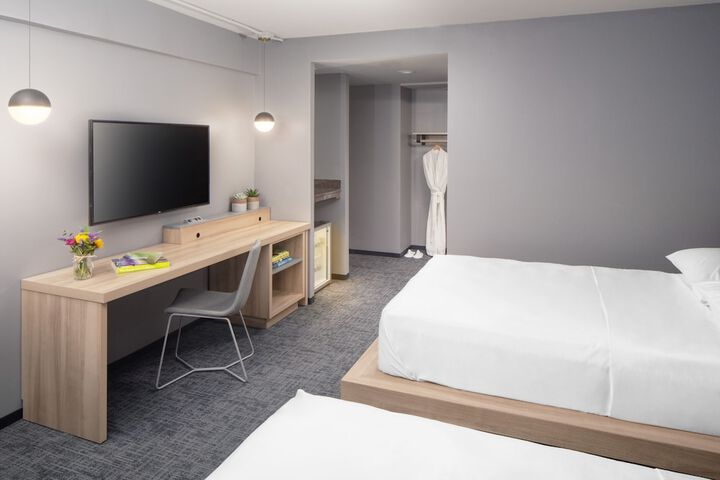 Room 21 of 34
