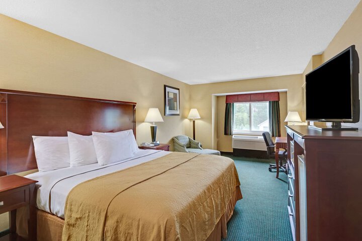 Room 8 of 15