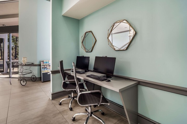 Business Center 55 of 58