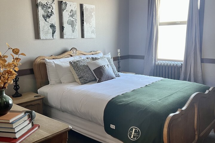 Room 18 of 21