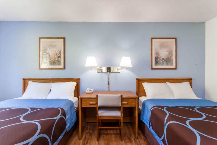 Room 6 of 14
