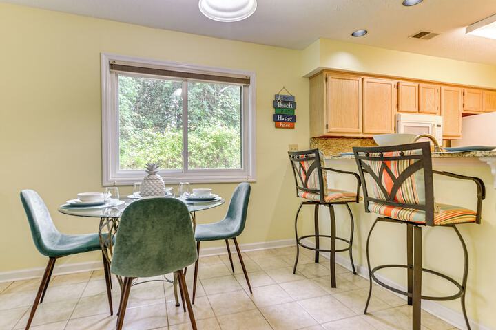 7 Mi to North Myrtle Beach: Condo w / Pool Access