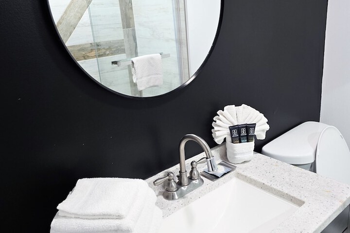 Penn Lodge Hotel & Suites