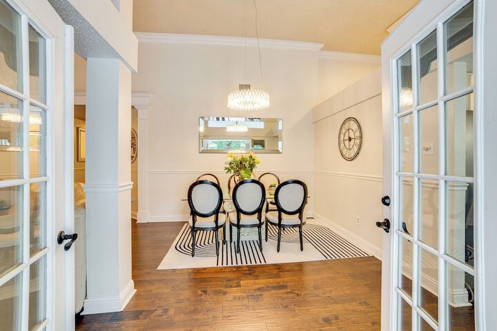 Walk to Lake! Rowlett Escape w / Fire Pit & Views