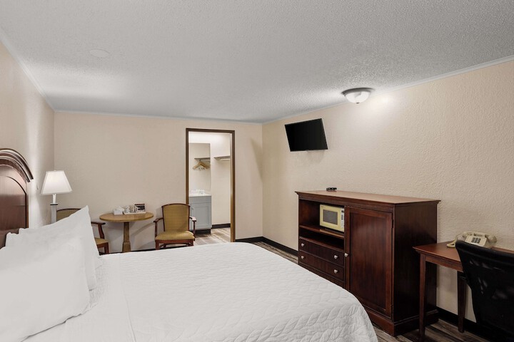 Room 18 of 40