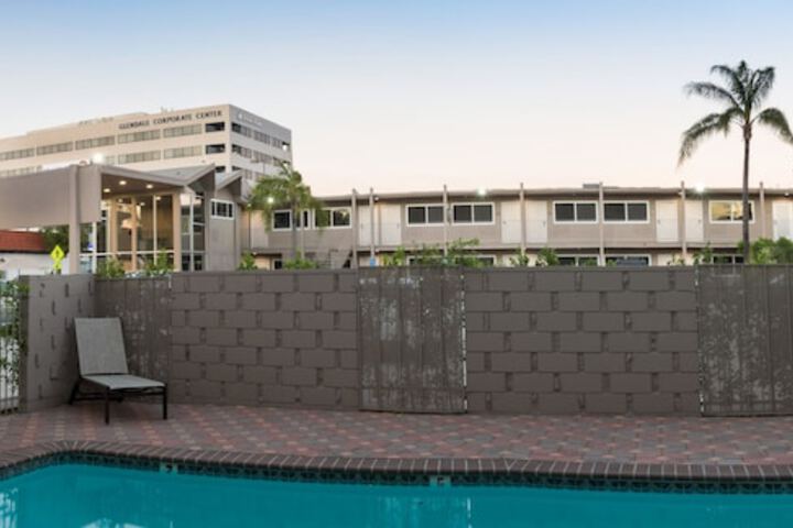Pool 4 of 44