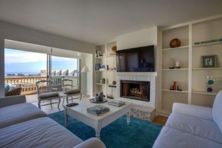 Modern 3Br Malibu Condo Pool Ocean Views Minutes to Beaches by RedAwni