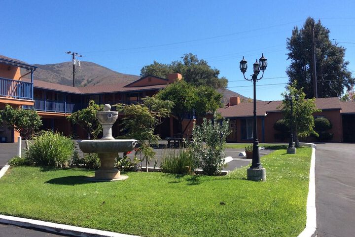Los Padres Inn