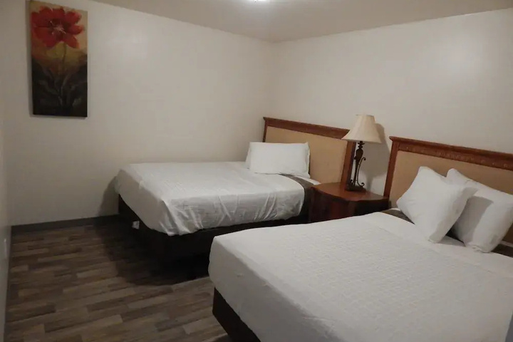 Holiday Motel