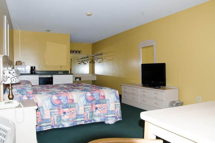 Room 16 of 33