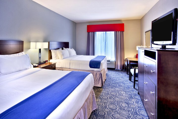 Holiday Inn Express & Suites Oak Ridge by IHG