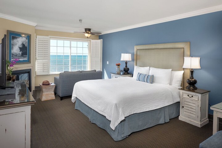 Sand Pebbles Inn