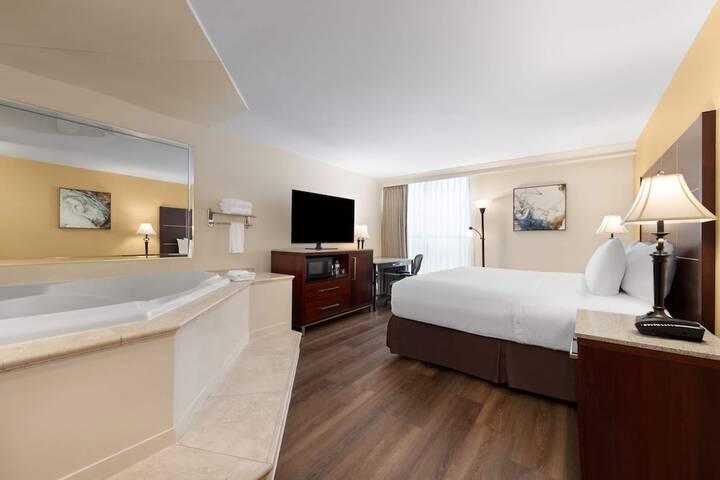 Wyndham Riverfront Little Rock
