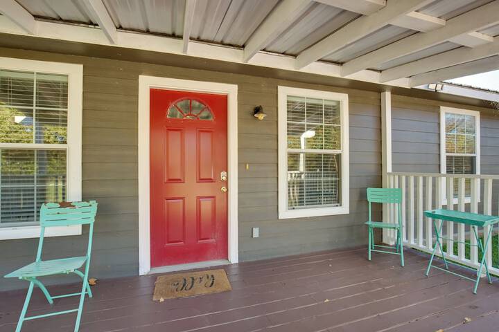 Waterfront Lake Fork Getaway w / Dock Access
