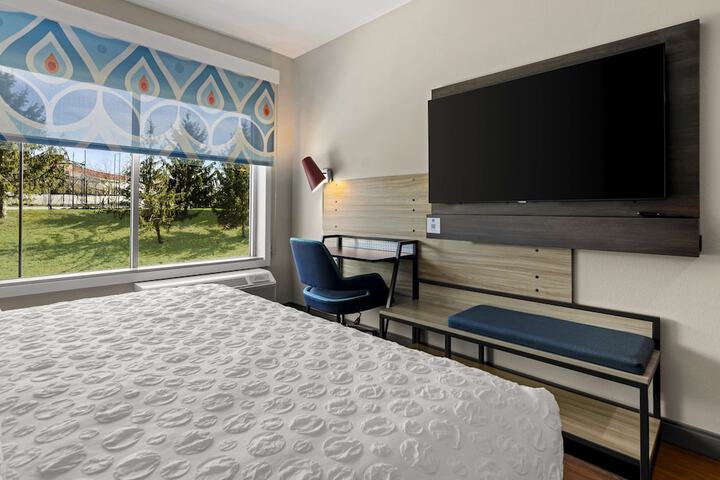 Room 20 of 33