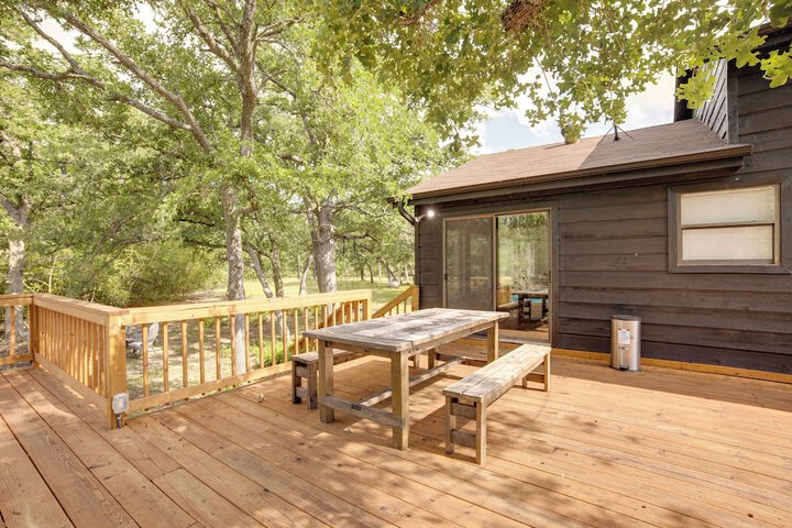 Somerville Cabin w / Private Pool!
