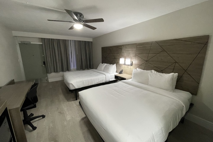 Room 21 of 77