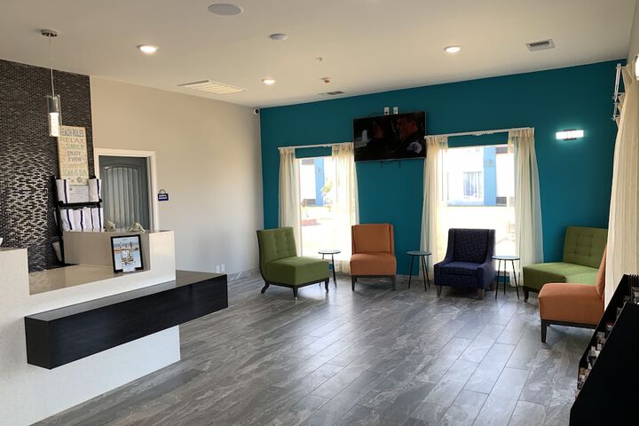 Business Center 17 of 18