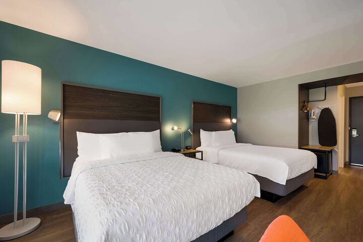Room 9 of 30
