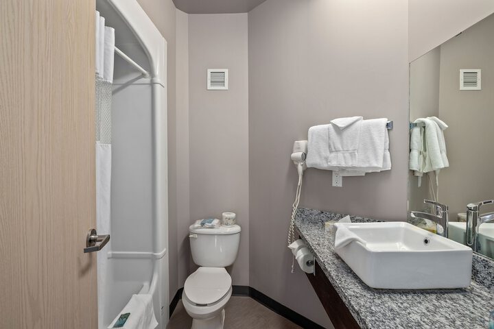 Room 26 of 34