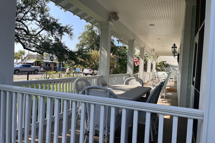 Bay Town Inn