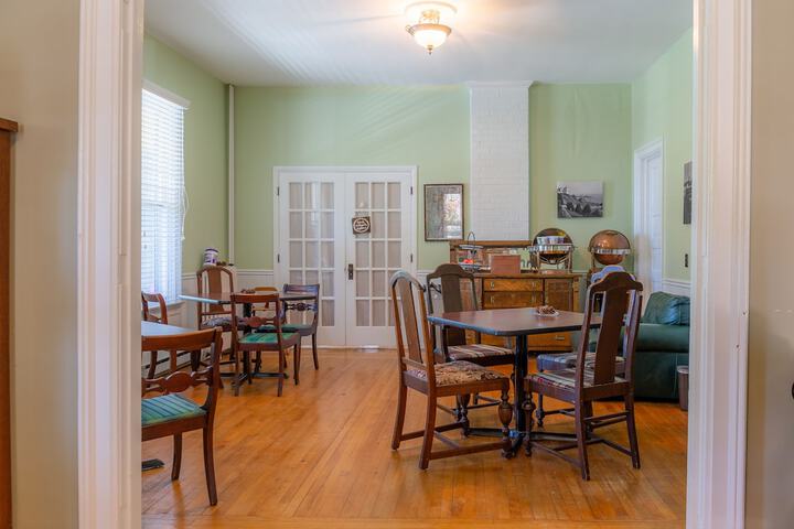 Pine Cottage Bed & Breakfast