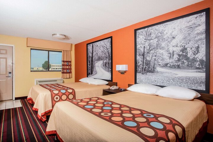 Room 11 of 13