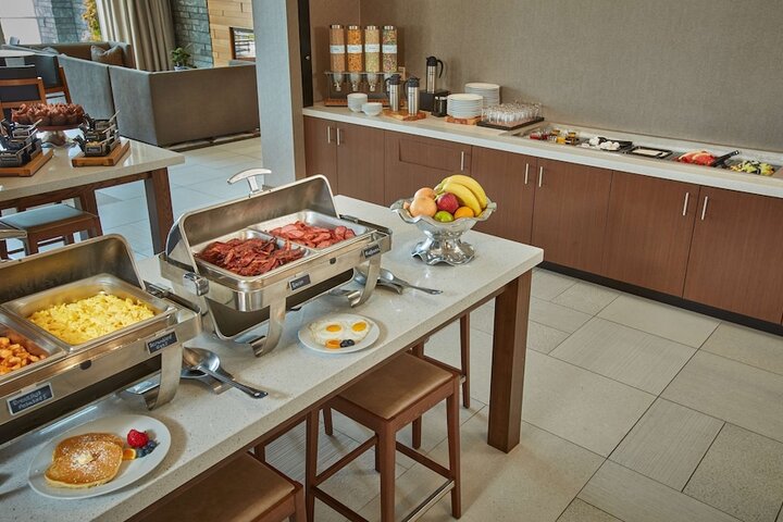 Breakfast/Coffee Service 28 of 33