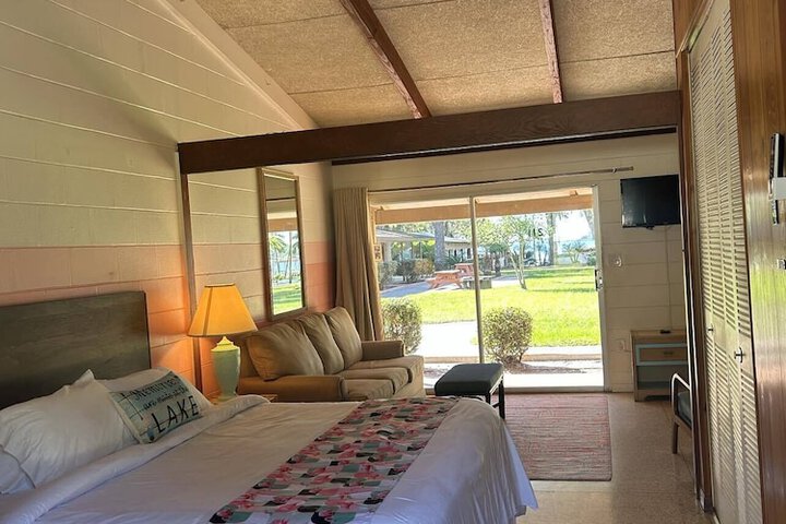 Room 12 of 25