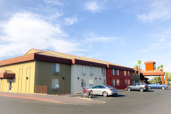 Hotel 4 of 84