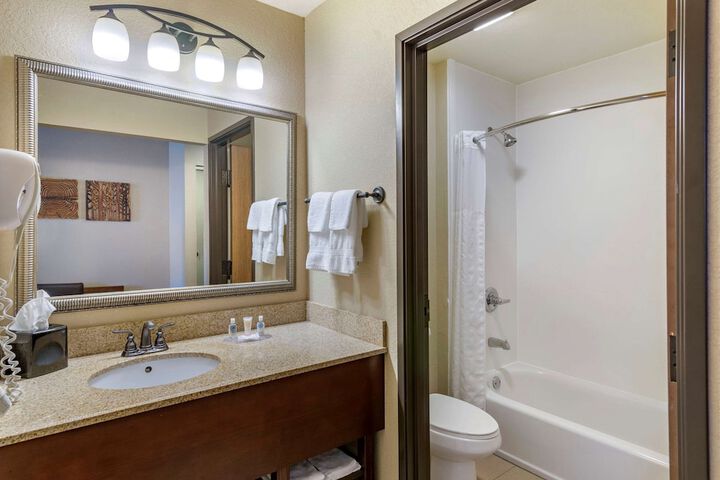 Comfort Inn & Suites Blue Ridge