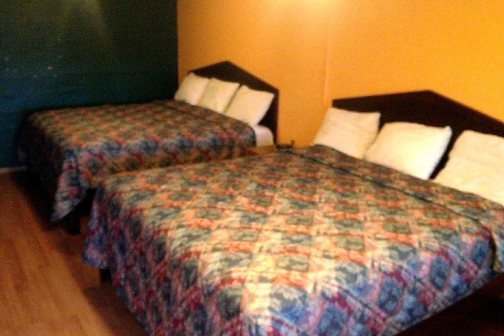 Room 5 of 10