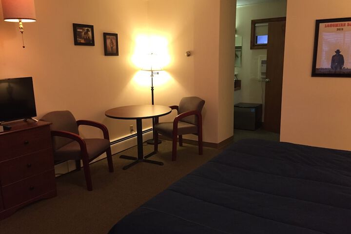 Room 17 of 40