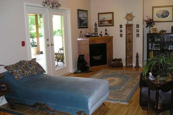 Cedar Wood Lodge B & B