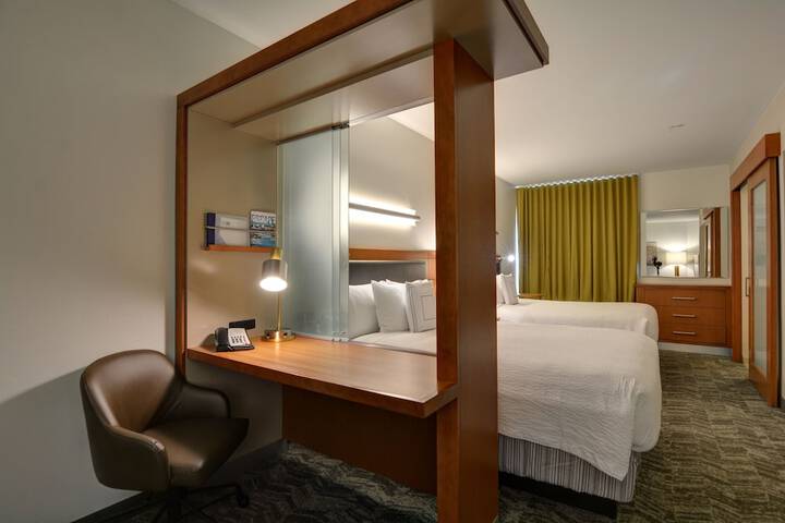 Room 21 of 39