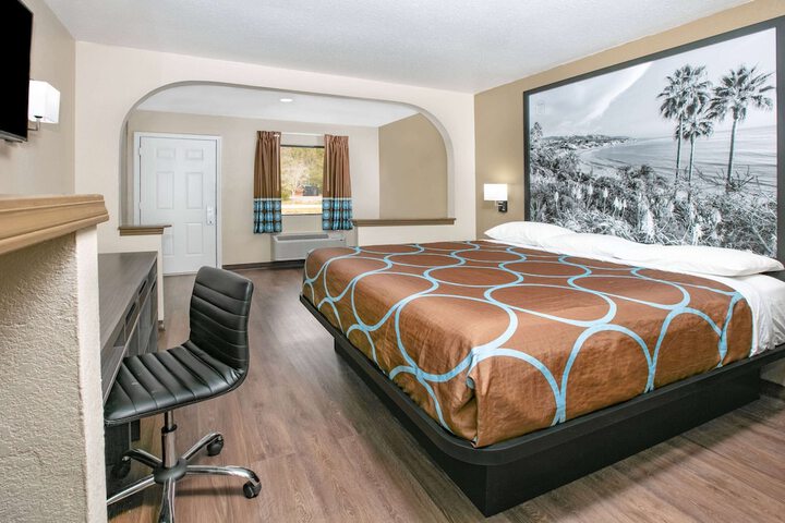 Room 20 of 26