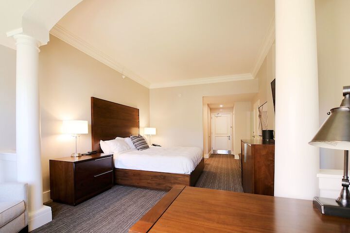 Room 9 of 20
