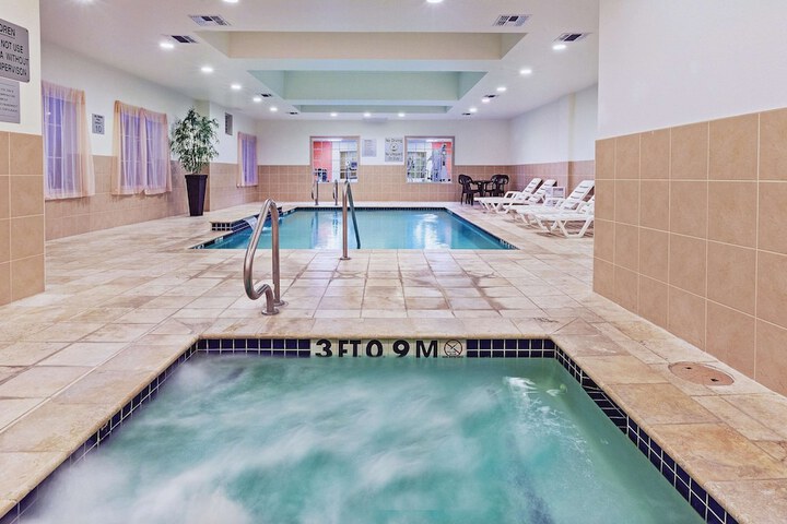 Pool 6 of 46