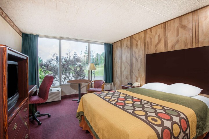 Room 32 of 51