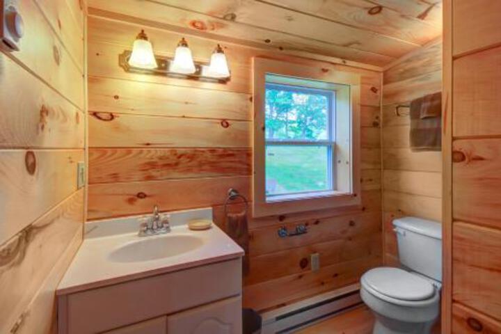 Damariscotta Lakefront Retreat
