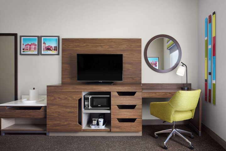Room 10 of 24