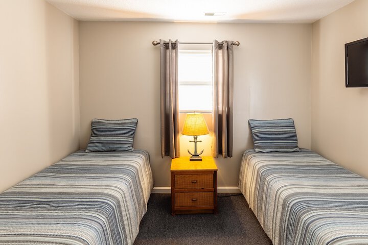 Room 8 of 19
