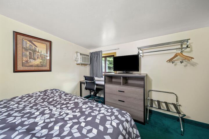 Room 28 of 66